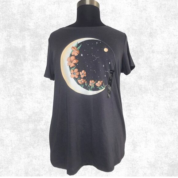 NWT Torrid Graphic Moon Tee – Plus Size 1X (14–16) | Floral Constellation Shirt - Picture 4 of 7